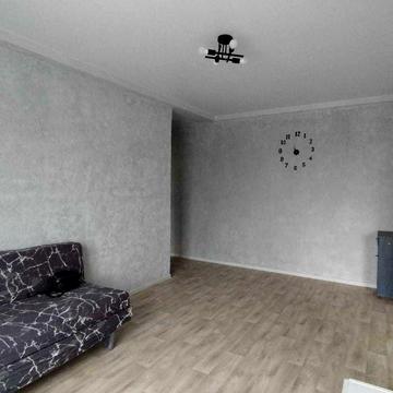 Метро Нивки чи Сирець. Задається 2-кімнатна  після ремонту