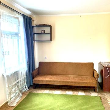 Дешева оренда Пасічна поруч  парку . В будинку  є укриття