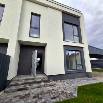 Таунхауз і новому ремонті (стадія завершення)