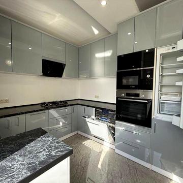 3-кімнатна по вул.Хмельницького з меблями і технікою