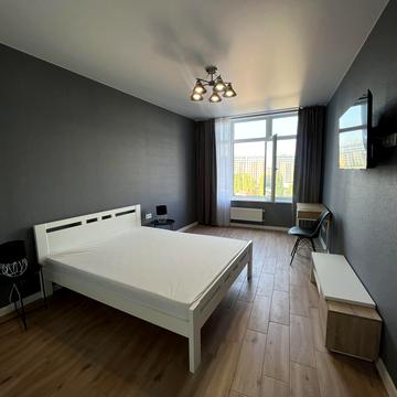 Валерія Самофалова вул. (Каманіна), 16