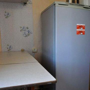 Продам 1, Дніпровський, вул. Малишка Андрія 27, метро Чернігівська