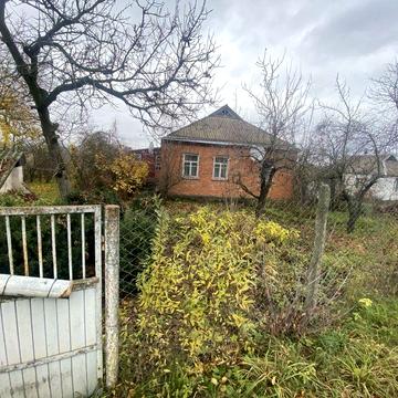 Будинок біля озера