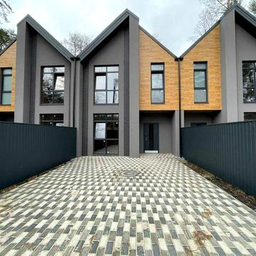 Таунхауси в Бучі біля парку | Закритий комплекс | Сосни на ділянці