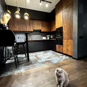 Будинок з новим ремонтом у с. Підсадки!