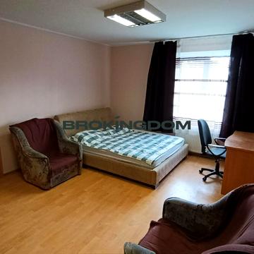 Харківська вул., 4б