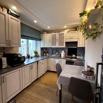 Продам 1 к квартиру в центрі ( район 5/5)