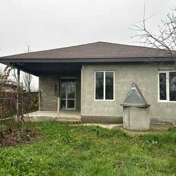 Продається чудовий  одноповерховий будинок у центрі села Плесецького!