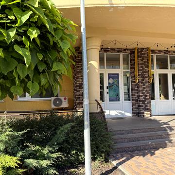 Боголюбова, 42