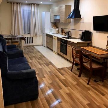 Тетянинська вул. (Леваневського), 9