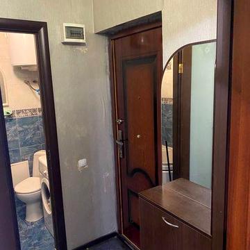 Продаю однокімнатну квартиру, буд.Незалежності 2А . Власник!