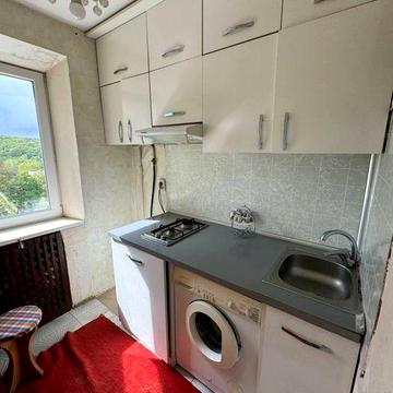 Однокімнатна з гарним краєвидом у районі Київська