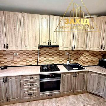 Продаж 2к Квартира Відродження проспект