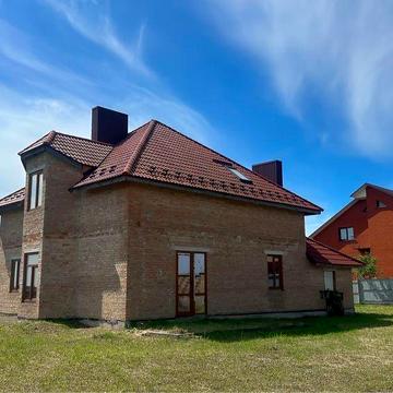 Будинок з великою земельною ділянкою за Зоопарком,