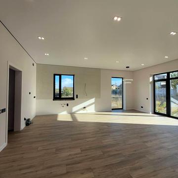 Молдавська вул., 39