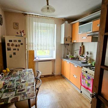 Продається 3-х кімнатна квартира в м. Яремче