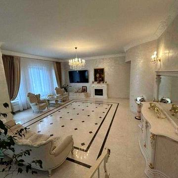 Продаж елітного будинку 640 м2 в Лісниках з власним басейном і банею