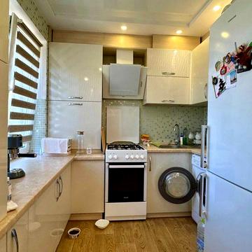 Продаж 3-к кв. 2/5 пов. Євроремонт. вул. Сінна. №17116