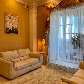 5-к, Римарська вул., 22, Площа Конституції