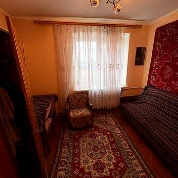 Продам 3-ох кімнатну квартиру в м. Бучач Тернопідьська обл.ру ЖК сільгосптехніка