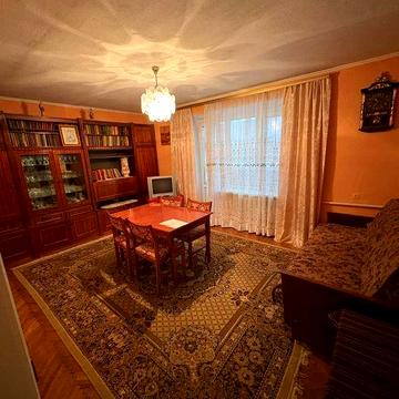 Продам 3-ох кімнатну квартиру в м. Бучач Тернопідьська обл.ру ЖК сільгосптехніка