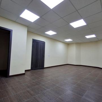 Західна вул., 12