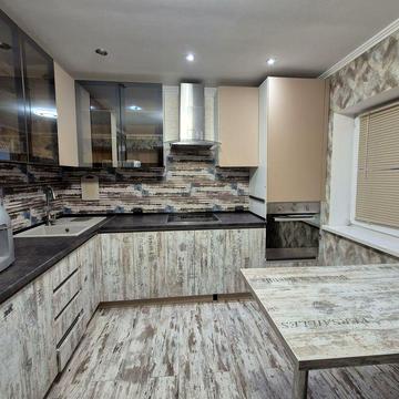 Будинок з ремонтом на Олексіївці