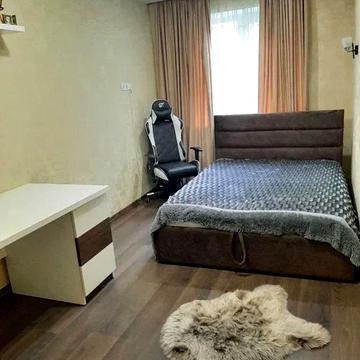 Вацлава Гавела бульв. (Івана Лепсе), 83