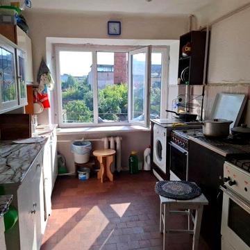 Чорновола вул., 112