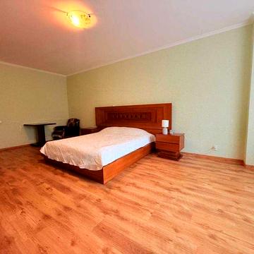 Продаж 3к квартири Пономарьова 2/2 / Пономарева 2/2