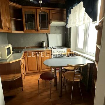 Миропільська вул., 3