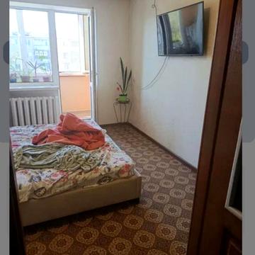 Космонавтів вул., 33