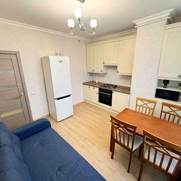 Практична вул., 1