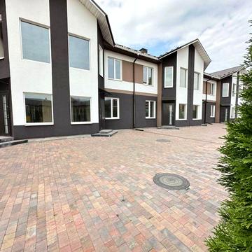 Таунхаус з розведенням електрики та газом в Стоянці.