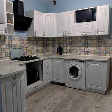 Практична вул., 4