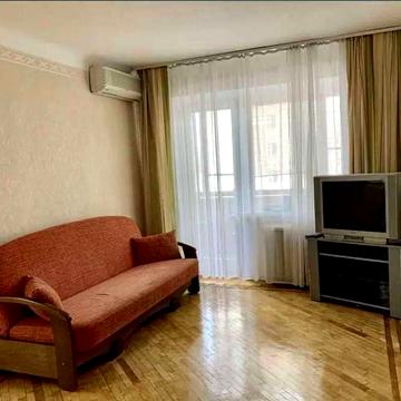 Здається 2-кімнатна квартира на вул.Оболонській, 31