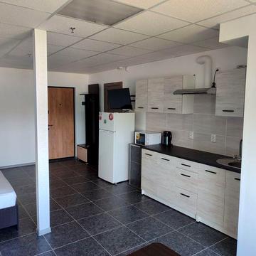 Здам однокімнатну квартиру на початку міста.