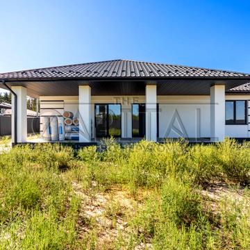 Левка Симиренка вул., 7