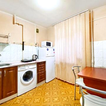 Дмитра Яворницького просп. (Карла Маркса), 8