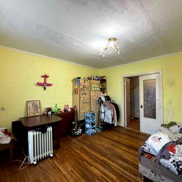 Простора 2-кімнатна, зручна локація, гарне планування, вигідна ціна