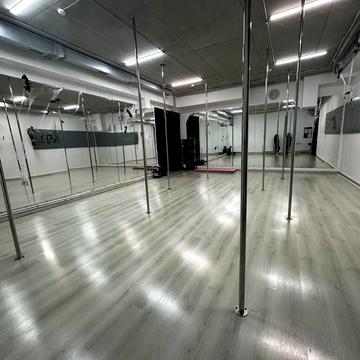 Івана Франка вул., 1