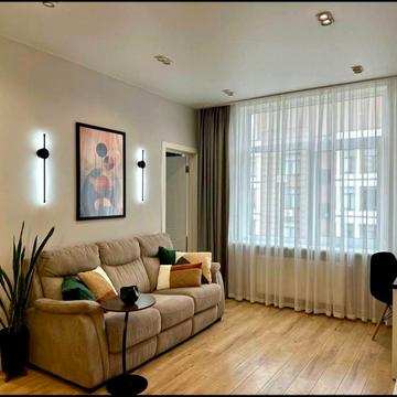 Практична вул., 1