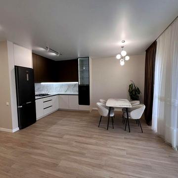 Котедж на два поверхи з ремонтом! Продаж від власника!