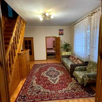 Вчительська вул.