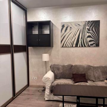 Практична вул., 4