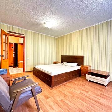 Харківська вул., 5