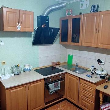 Сдам в аренду 1 кв. ул. Зодчих 50,  5- минут езды м.Академгород.