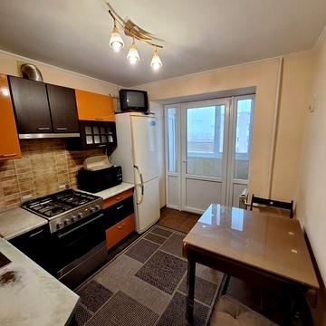 Героїв Майдану вул. (Червоноармійська), 81