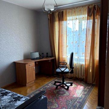 1 кімнатна квартира. Вулиця Северная 28. Метро Героев Днепра.