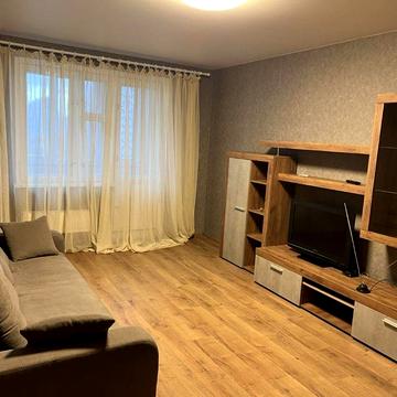 Здолбунівська вул., 9